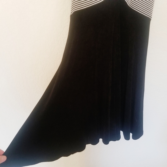 TADASHI High Neck Sleeveless Cocktail Dress - Picture 4 of 7